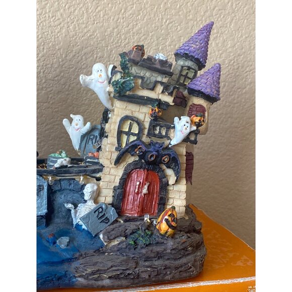 Y2K Target LED Castle Halloween Village in Box Tested & Works - Picture 3 of 16